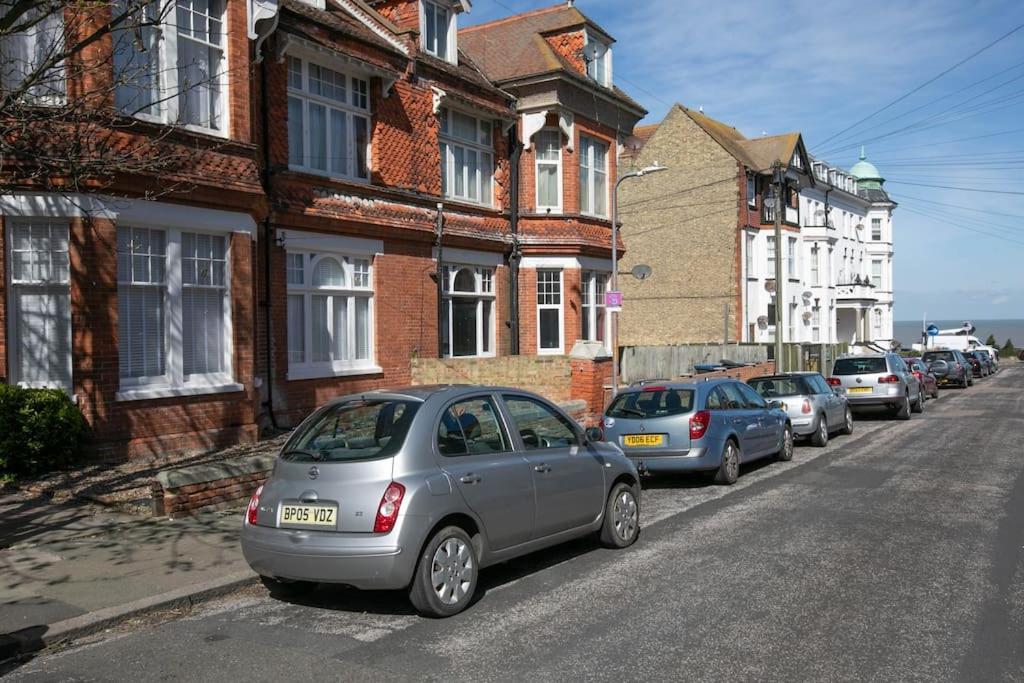 Wolverdene - Entire Ground Floor Flat With Garden Margate Bagian luar foto