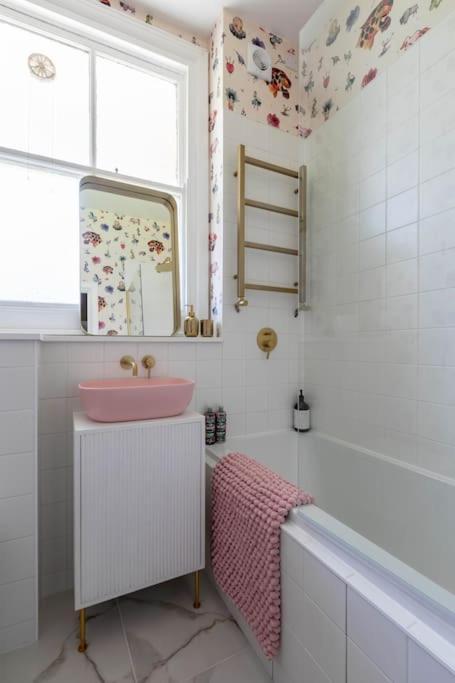 Wolverdene - Entire Ground Floor Flat With Garden Margate Bagian luar foto